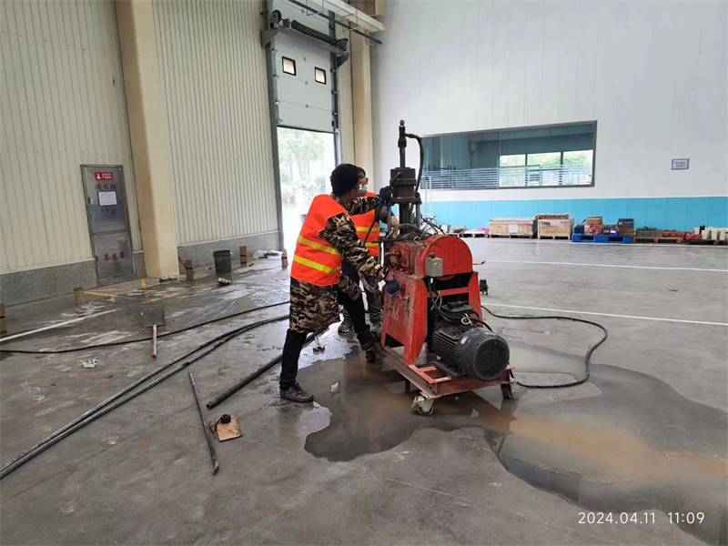 扎鲁特厂房地面下沉塌陷注浆加固施工